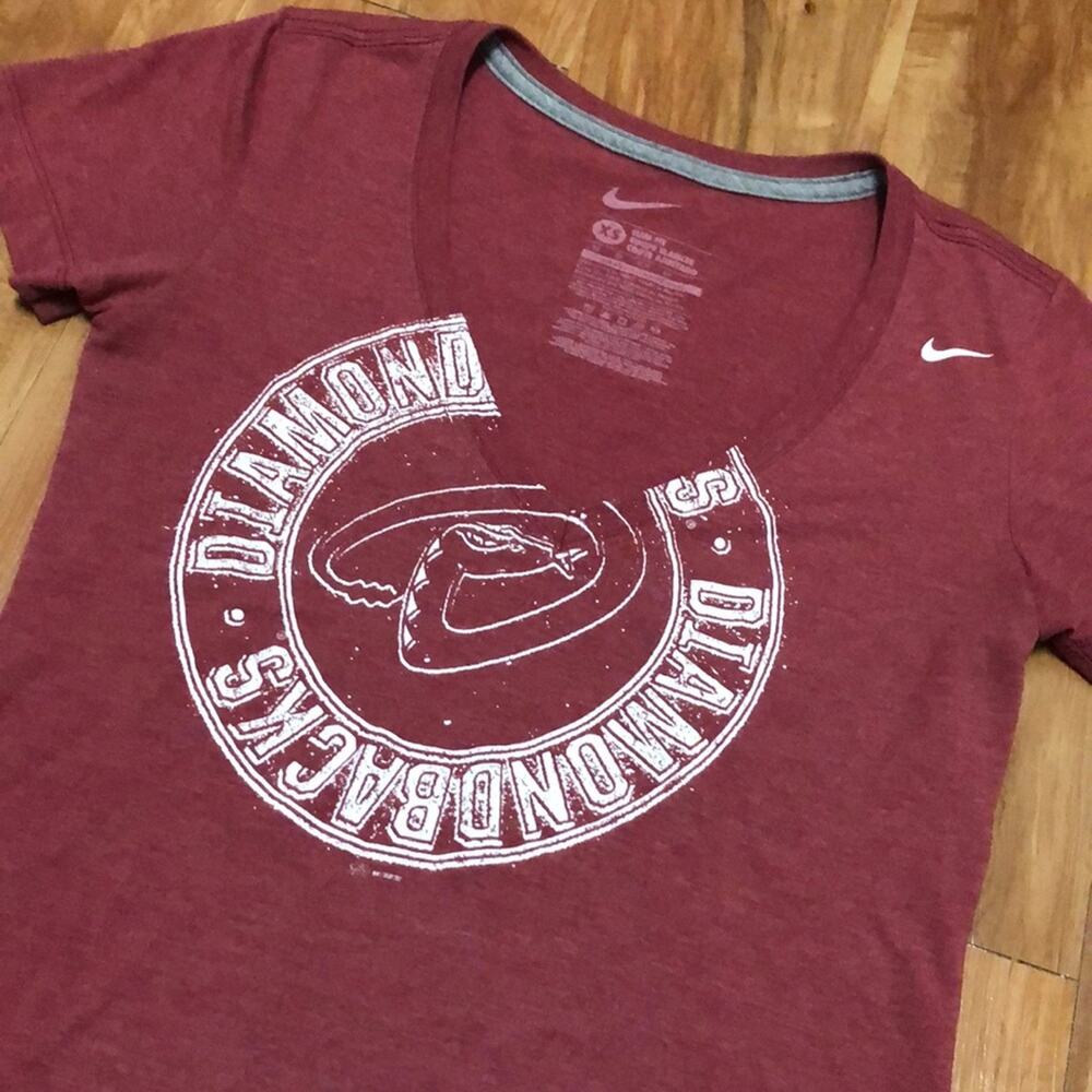 Nike Arizona Diamondbacks V-Neck T-Shirt Size XS